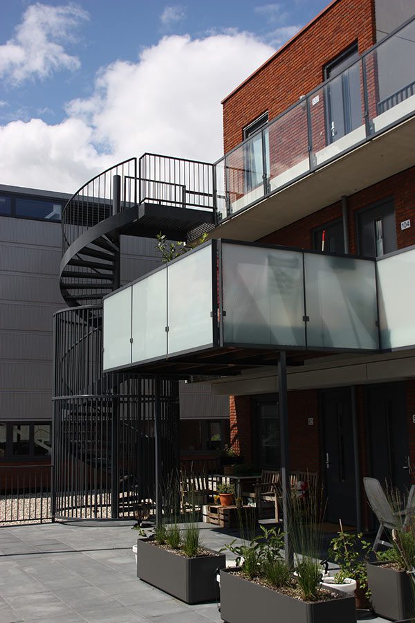 Stalen balkon constructie door Ovec Multiservice